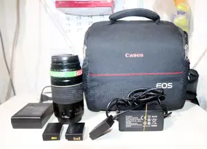 200D Camera with Dual Lens Kit Zoom