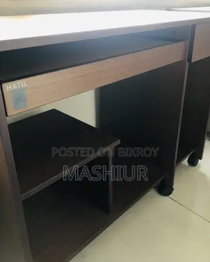 কম্পিউটার টেবিল হাতিল