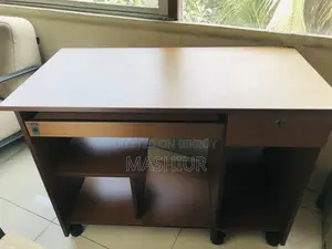 Computer Table Hatil