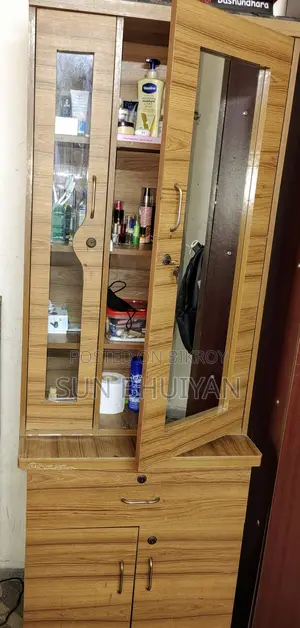 ড্রেসিং টেবিল