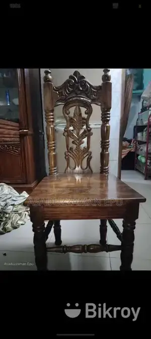 কড়াই কাঠের ডাইনিং টেবিল