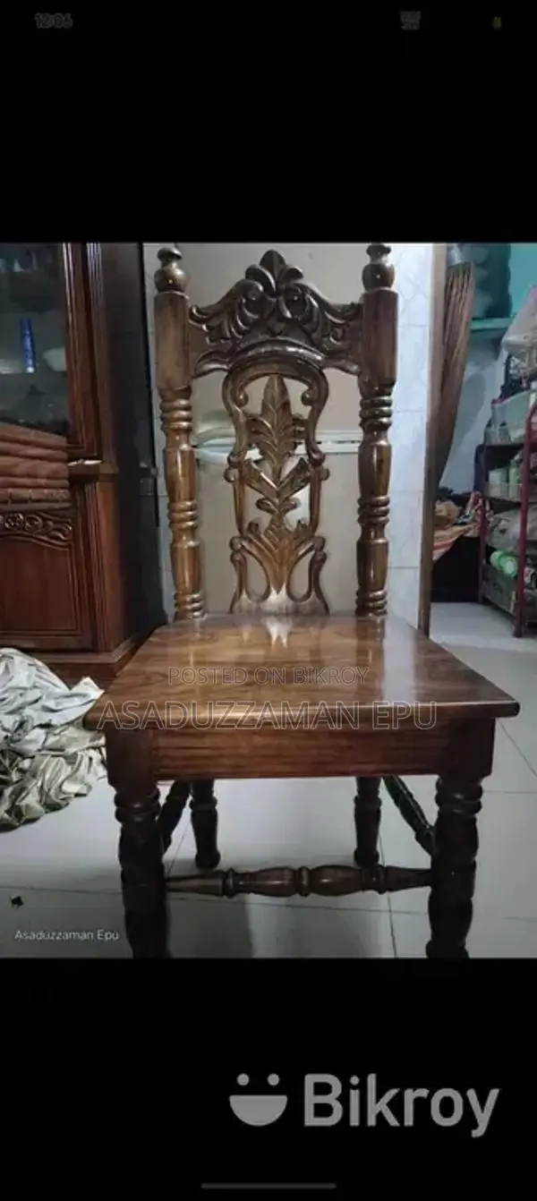 কড়াই কাঠের ডাইনিং টেবিল