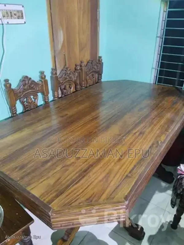 কড়াই কাঠের ডাইনিং টেবিল