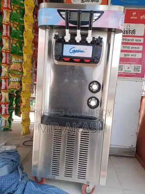 হ্যান্ড মেকিং আইসক্রিম মেশিন