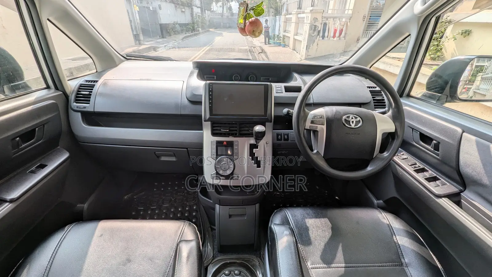 Toyota Noah 2009 Silver