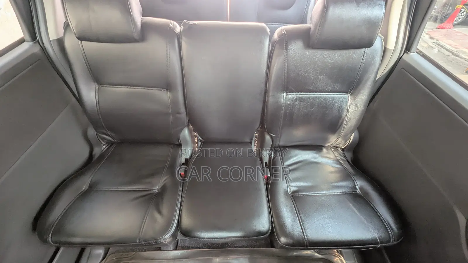 Toyota Noah 2009 Silver
