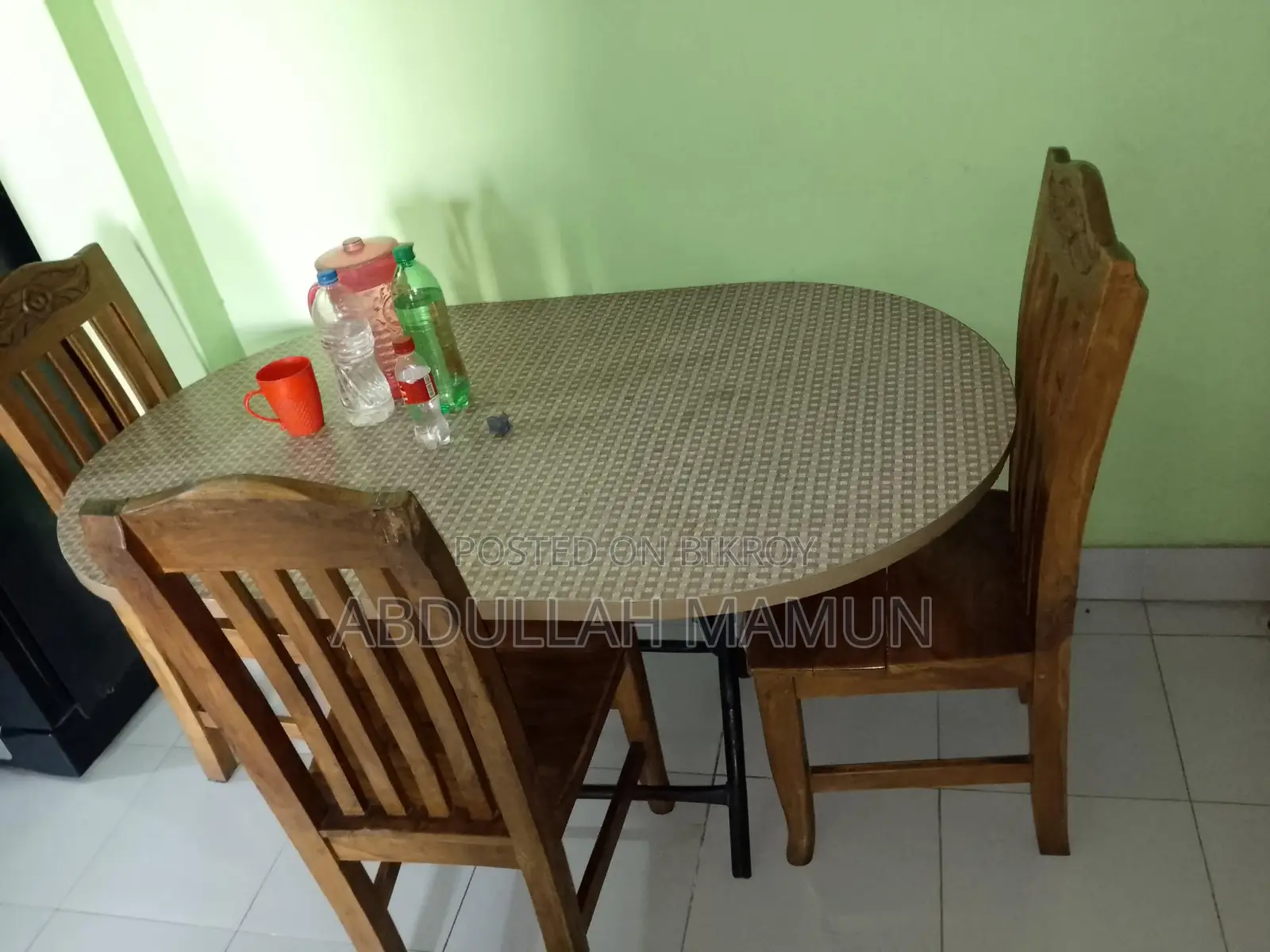 ডাইনিং টেবিল এবং চেয়ার বিক্রি হবে