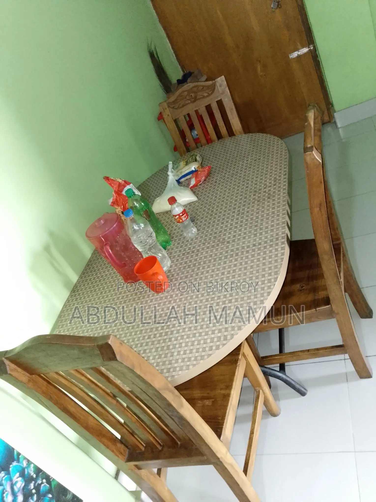 ডাইনিং টেবিল এবং চেয়ার বিক্রি হবে