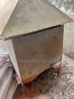 মুরগির খাঁচা জরুরি উদ্যোগে বিক্রি করা হবে