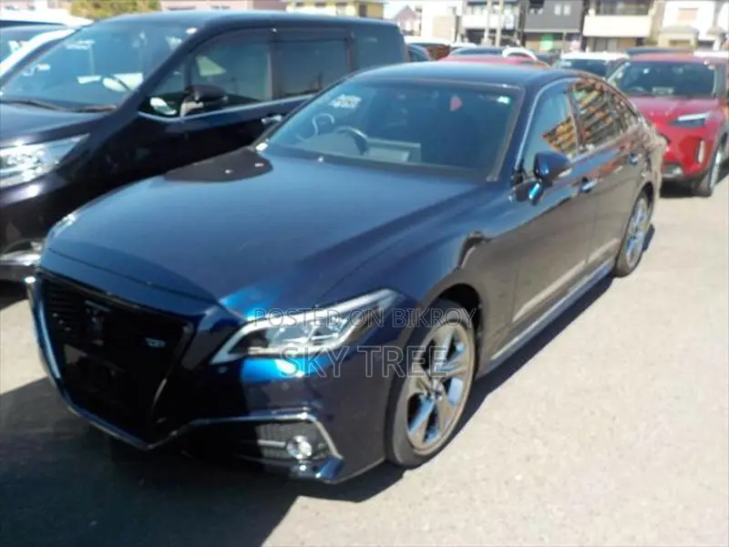Toyota Crown RS 2021
