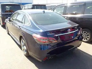 Toyota Crown RS 2021