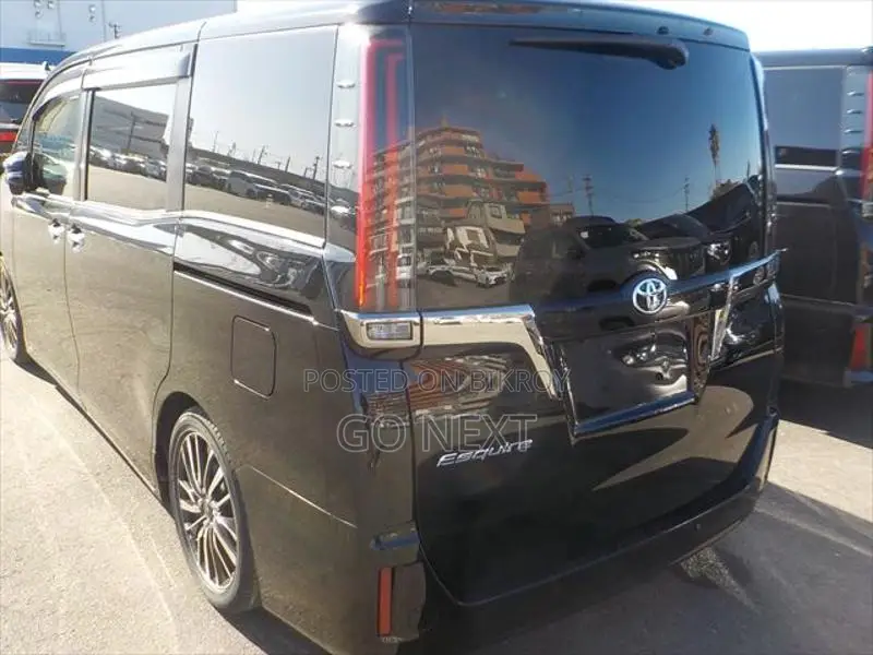 Toyota Esquire GI Premium (Octane) 2021
