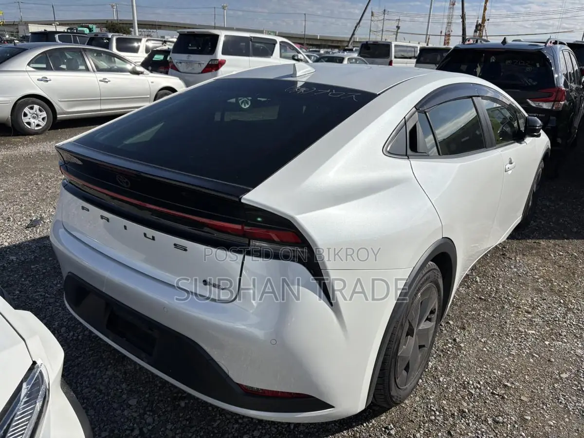 Toyota Prius U PKG PEARL 2023