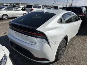 Toyota Prius U PKG PEARL 2023