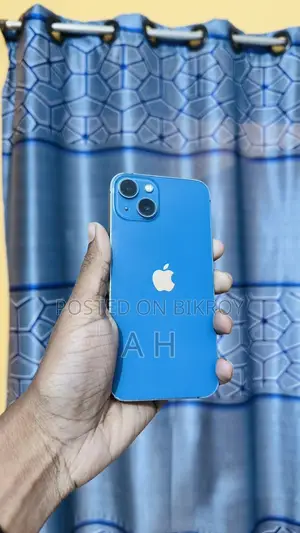 Apple iPhone 13 (Used)