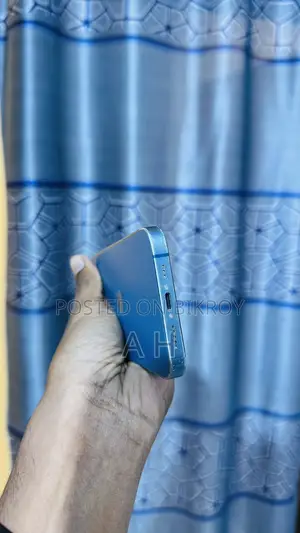 Apple iPhone 13 (Used)