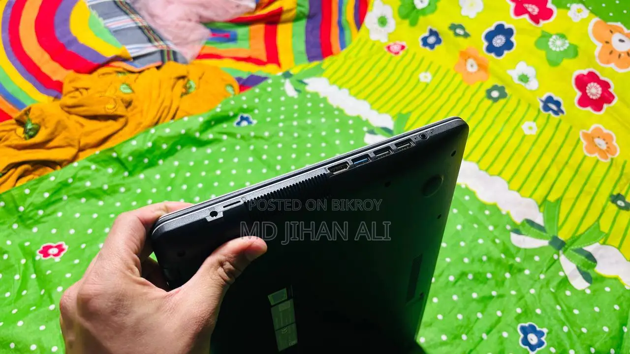3 Hours Battery, Display, Camera, Usb port,