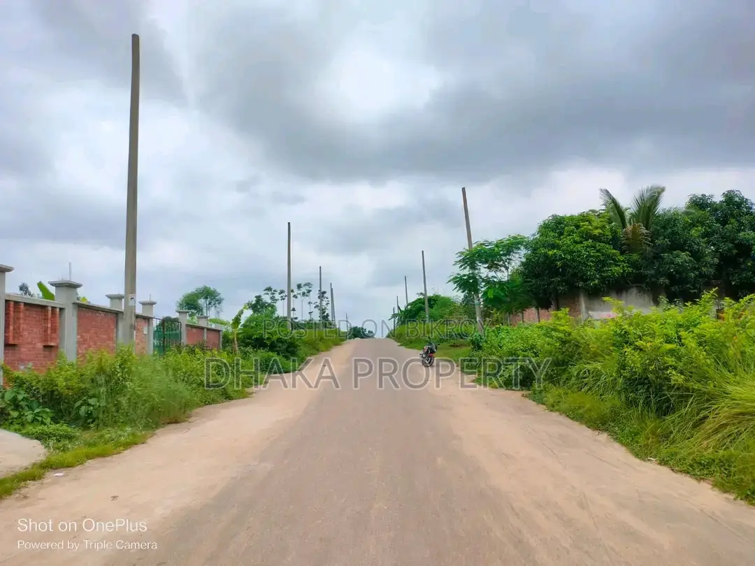 সেক্টর ২৮-এ ১৫০ ফুট রাস্তার কাছে ৩ কাঠার পশ্চিমমুখী প্লট