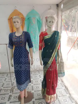 দোকান ছেড়ে দেওয়ার কারণে লেডিস ডল বিক্রয় করা হবে