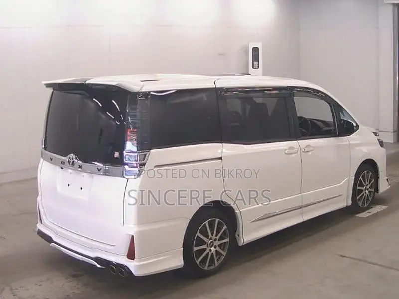 Toyota Voxy Sunroof Moon roof 2021