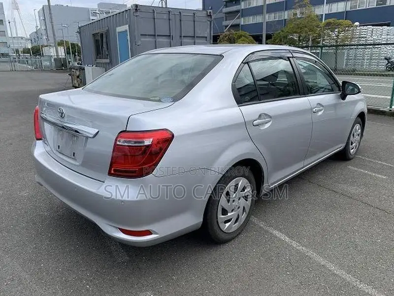 Toyota Axio Non Hybrid EX Silver 2021