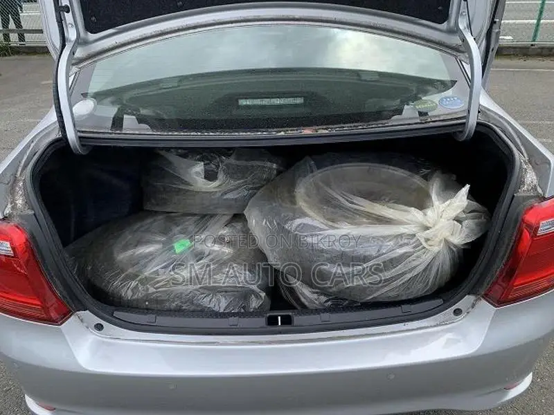 Toyota Axio Non Hybrid EX Silver 2021