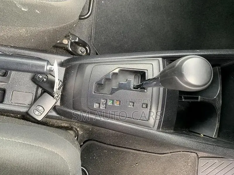 Toyota Axio Non Hybrid EX Silver 2021
