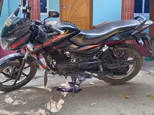Bajaj Pulsar 150 . 2013