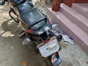 Bajaj Pulsar 150 . 2013