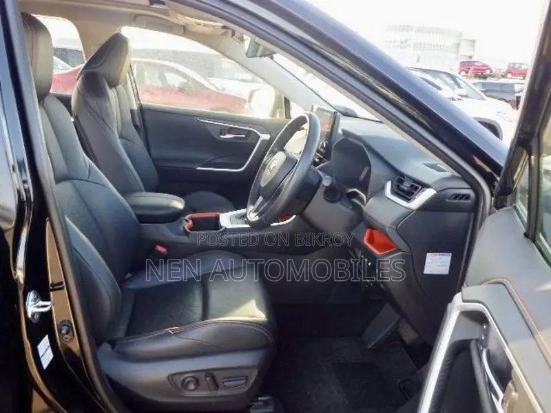 Toyota RAV4 z 2022