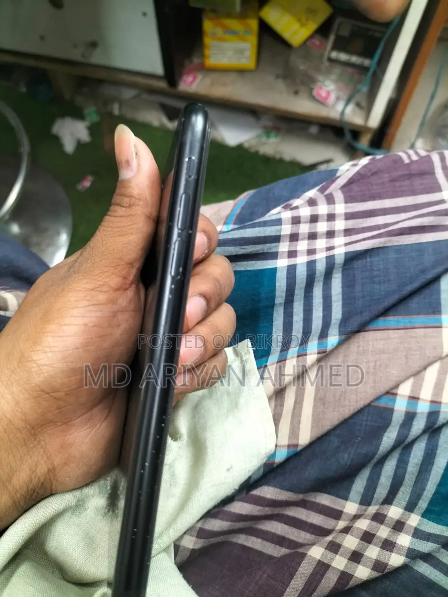 Apple iPhone XR 4/128 (ব্যবহৃত)