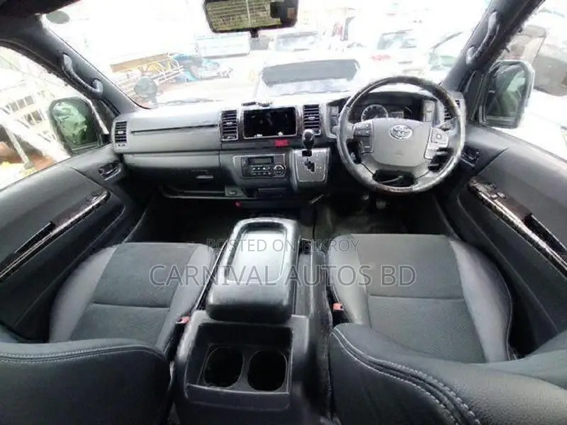 Toyota Hiace SUPER GL DARK PRIME 2021