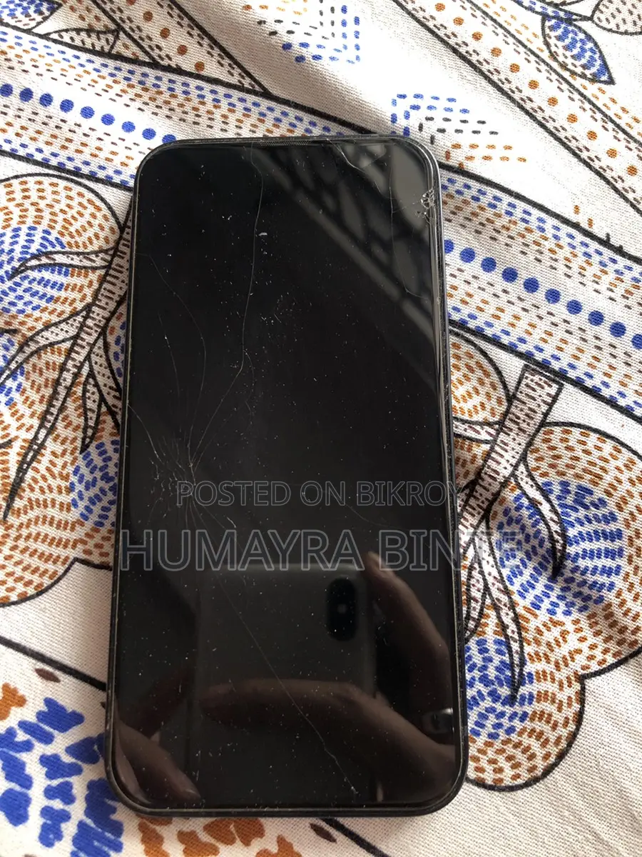 Apple iPhone 13 (Used)