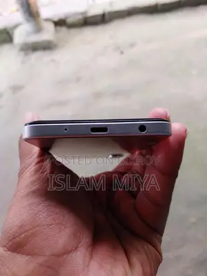 Vivo Y04 . (Used)