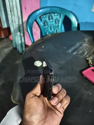 Apple iPhone XS . (Used)