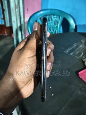 Apple iPhone XS . (Used)