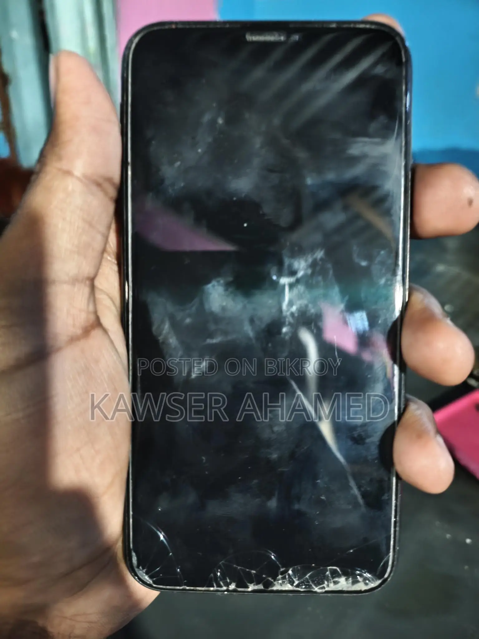 Apple iPhone XS . (Used)