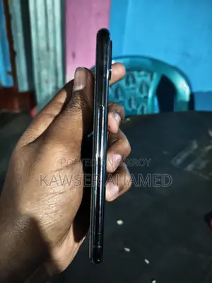 Apple iPhone XS . (Used)