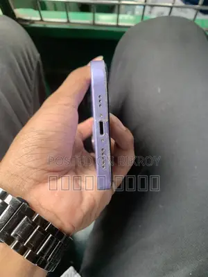 Apple iPhone 12 (Used)