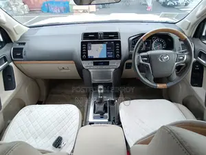 Toyota Land Cruiser Prado TXL 2022