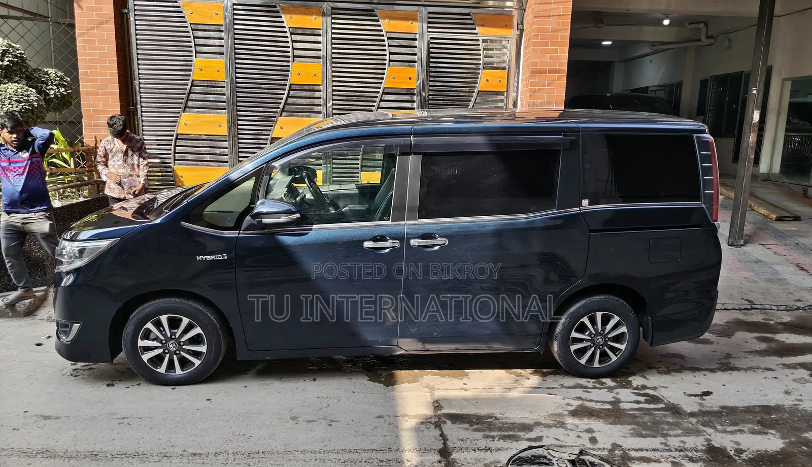 Toyota Esquire gi premim-hybrid 2020