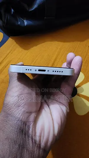 Apple iPhone 12 (Used)