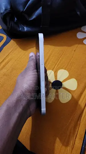 Apple iPhone 12 (Used)