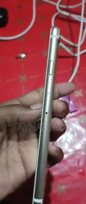 Apple iPhone 6S (Used)