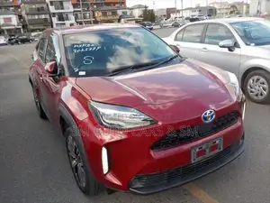 Toyota Yaris Cross Z Red 4 Point 2021