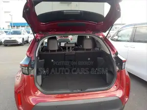 Toyota Yaris Cross Z Red 4 Point 2021