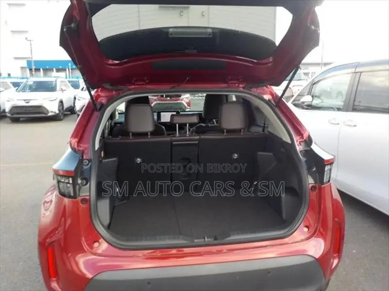 Toyota Yaris Cross Z Red 4 Point 2021