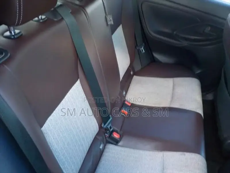 Toyota Yaris Cross Z Red 4 Point 2021