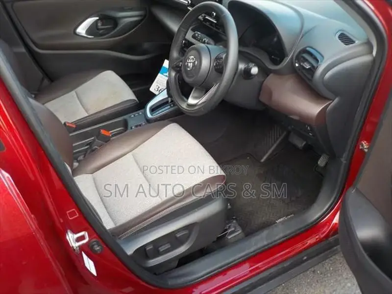 Toyota Yaris Cross Z Red 4 Point 2021