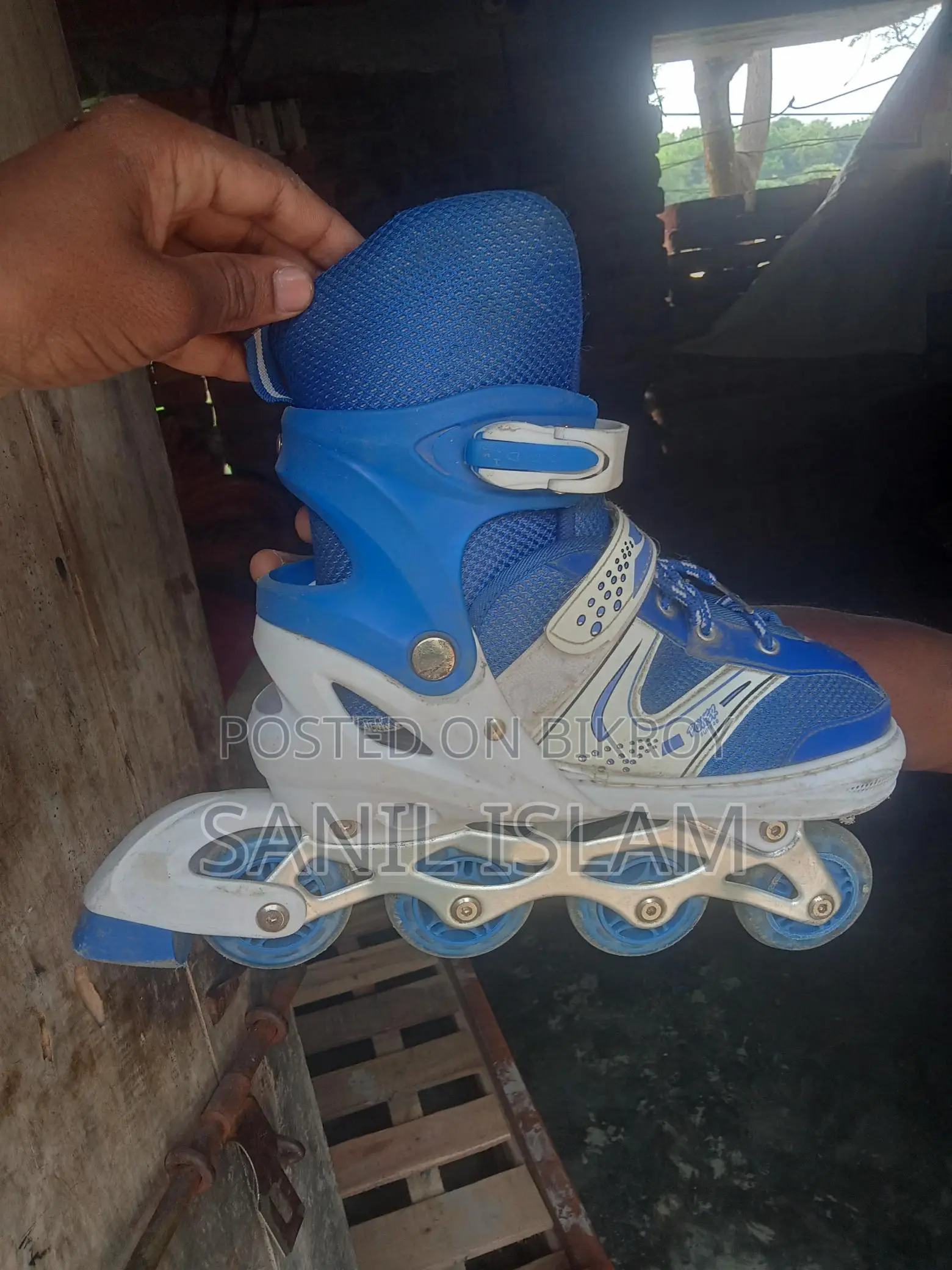 Skating shoes sale )
